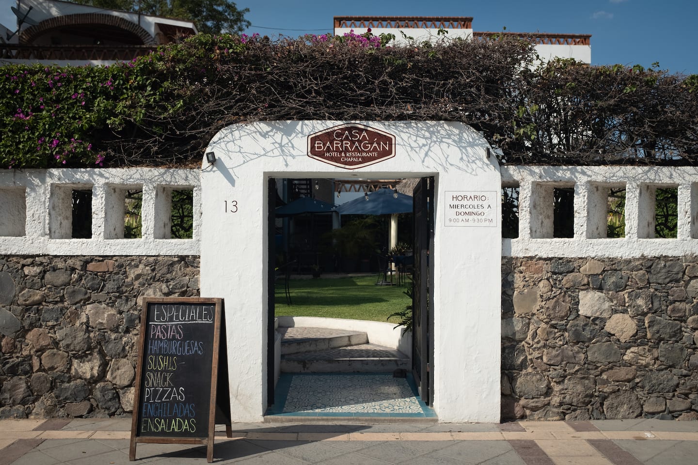 Entrada de Casa Barragán sobre Paseo Ramón Corona
